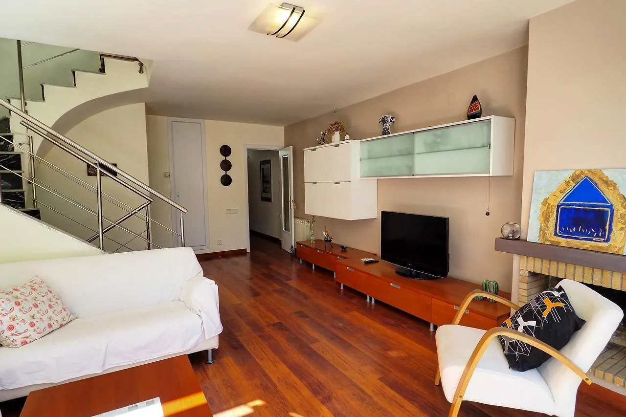 Semesterbostad Sunny Triplex By Hello Homes Sitges Spanien